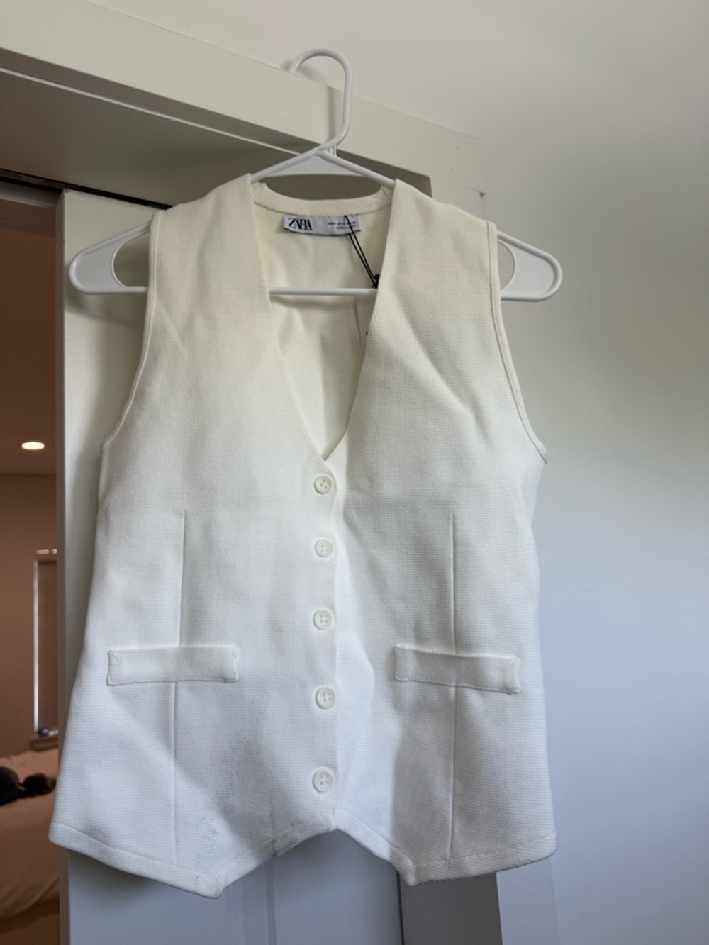 Zara White Button-Up Tailored Vest